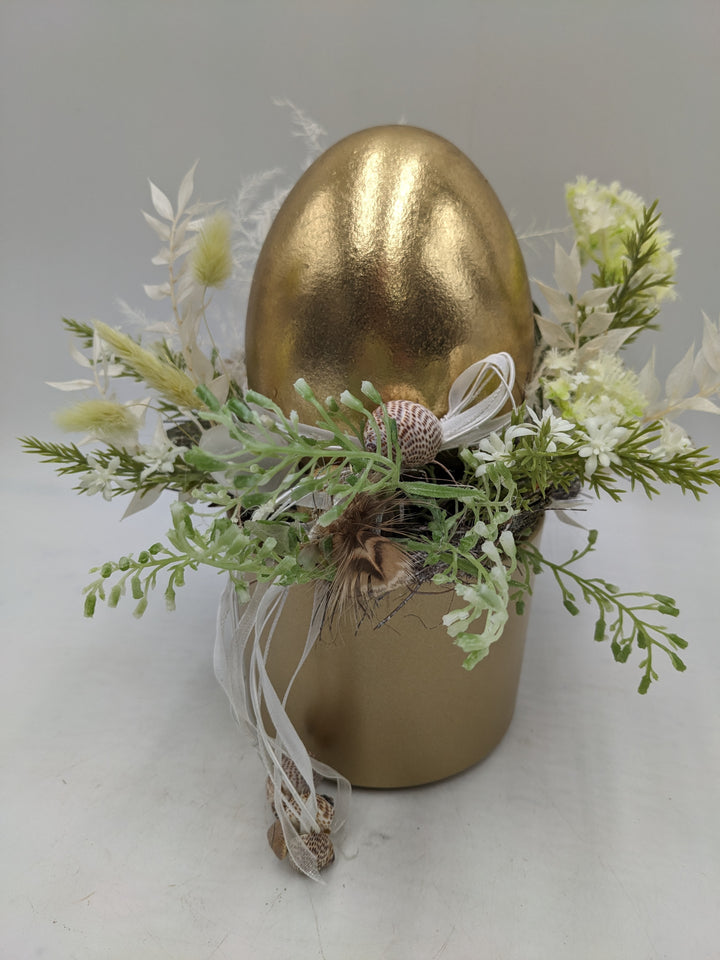 Ostergesteck Frühlingsgesteck Gräser Ei weiss gold