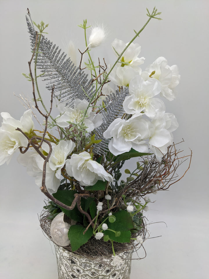 Frühlingsgesteck Kirschblüte weiss silber