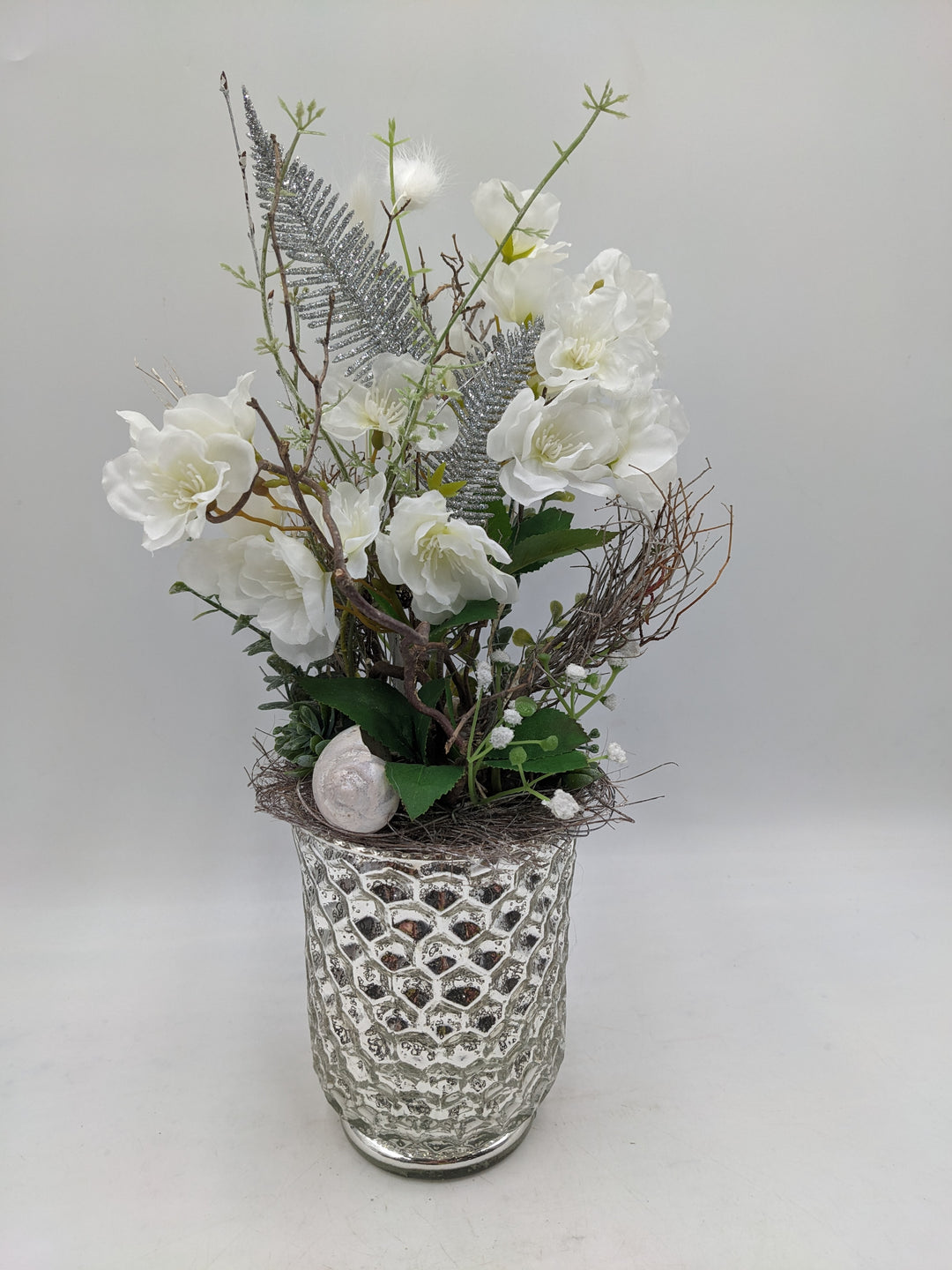 Frühlingsgesteck Kirschblüte weiss silber