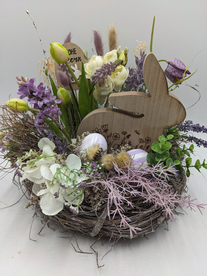Ostergesteck Frühlingsgesteck Frohe Ostern Tulpen Hase lila