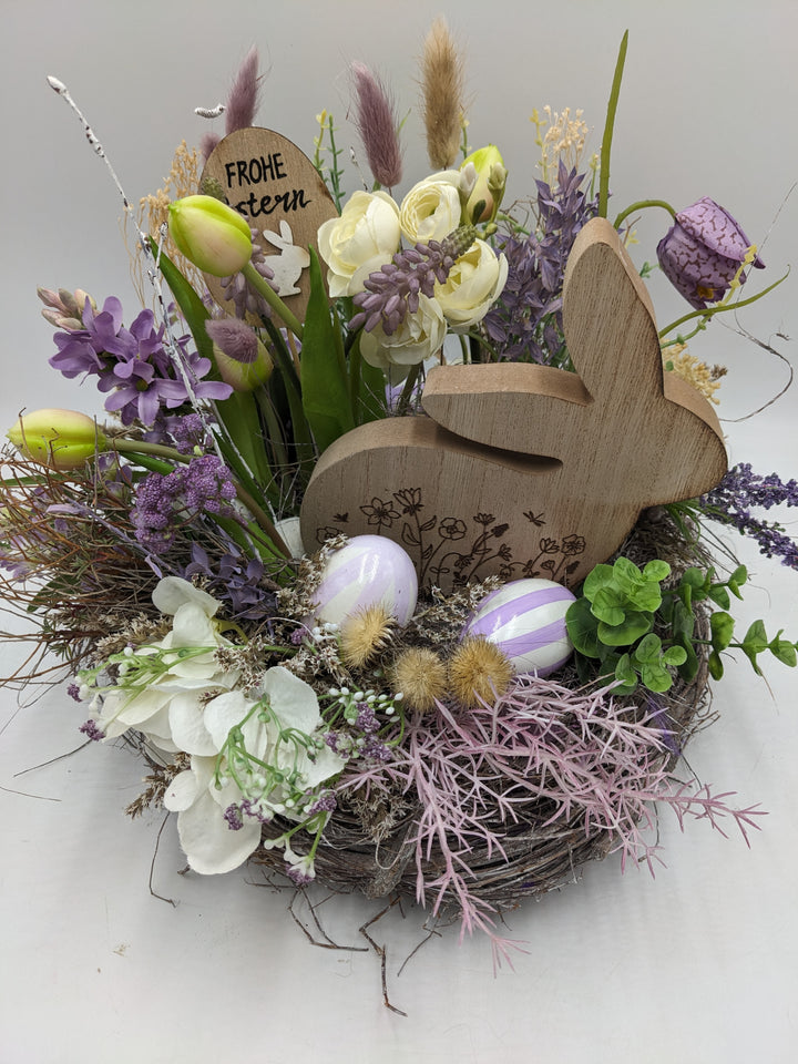 Ostergesteck Frühlingsgesteck Frohe Ostern Tulpen Hase lila