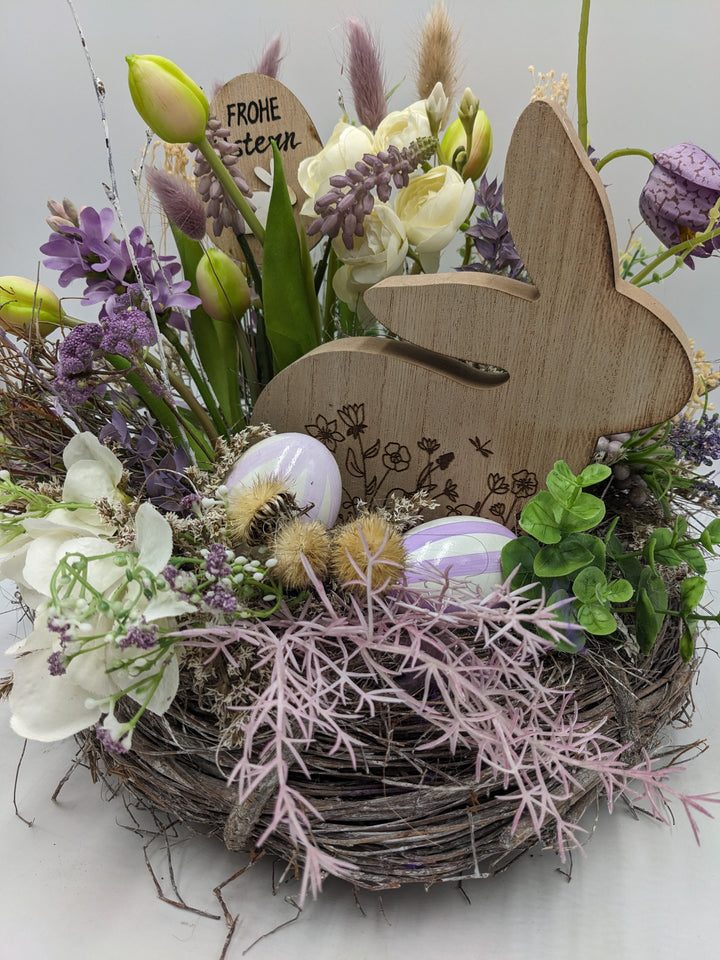 Ostergesteck Frühlingsgesteck Frohe Ostern Tulpen Hase lila