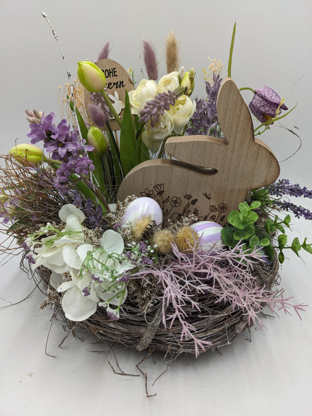 Ostergesteck Frühlingsgesteck Frohe Ostern Tulpen Hase lila