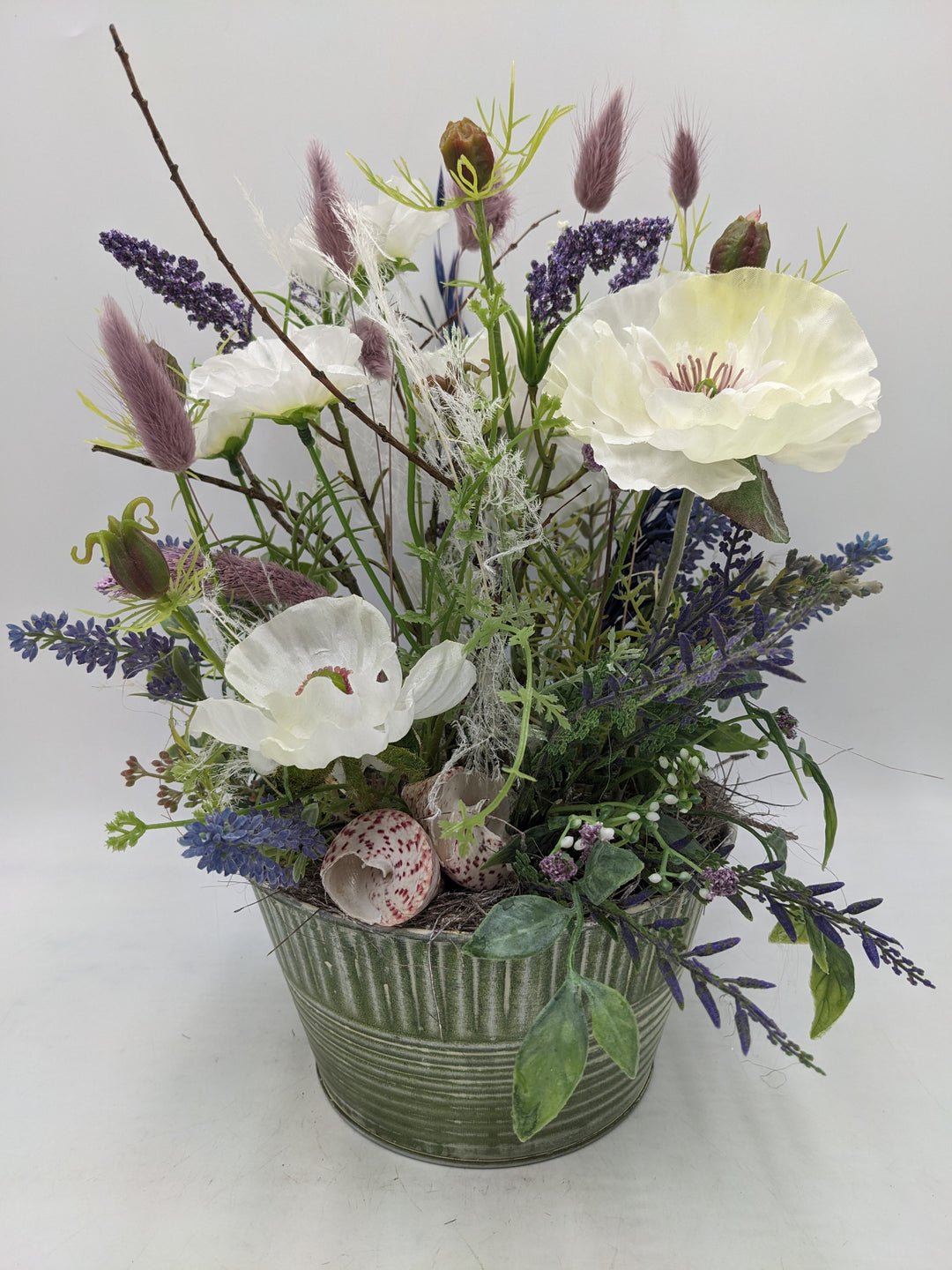Sommergesteck Lavendel Gräser Mohn lila weiss
