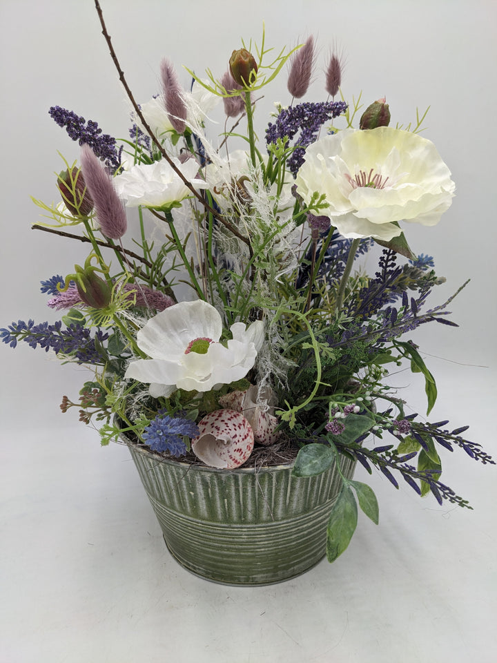 Sommergesteck Lavendel Gräser Mohn lila weiss