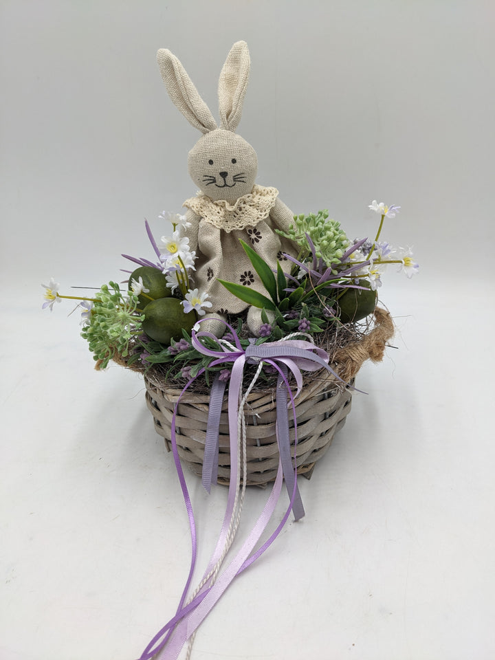 Ostergesteck Frühlingsgesteck Hase Hyazinthen lila grün