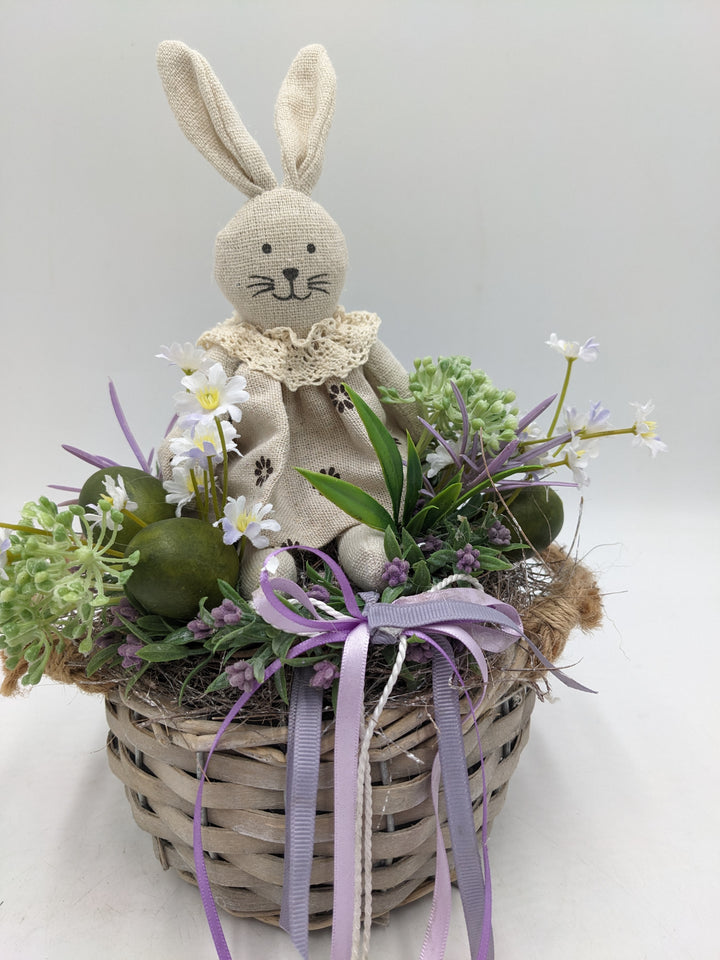 Ostergesteck Frühlingsgesteck Hase Hyazinthen lila grün