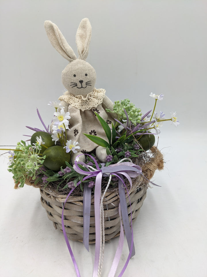 Ostergesteck Frühlingsgesteck Hase Hyazinthen lila grün