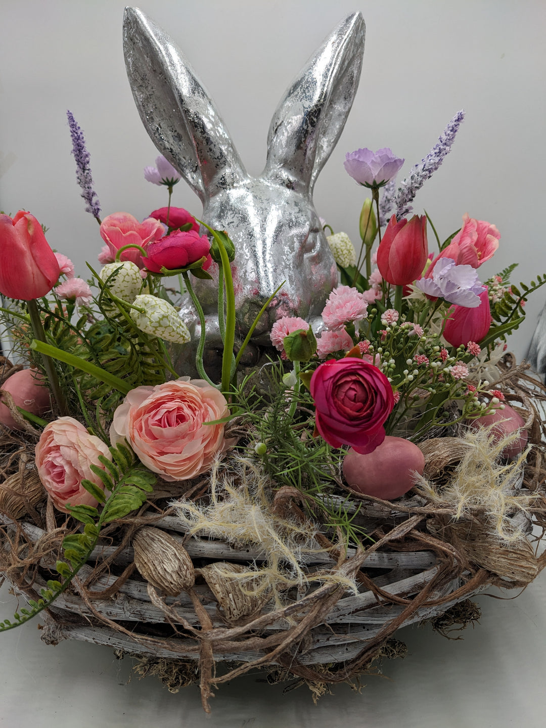 Ostergesteck Frühlingsgesteck Tulpen silber rosa