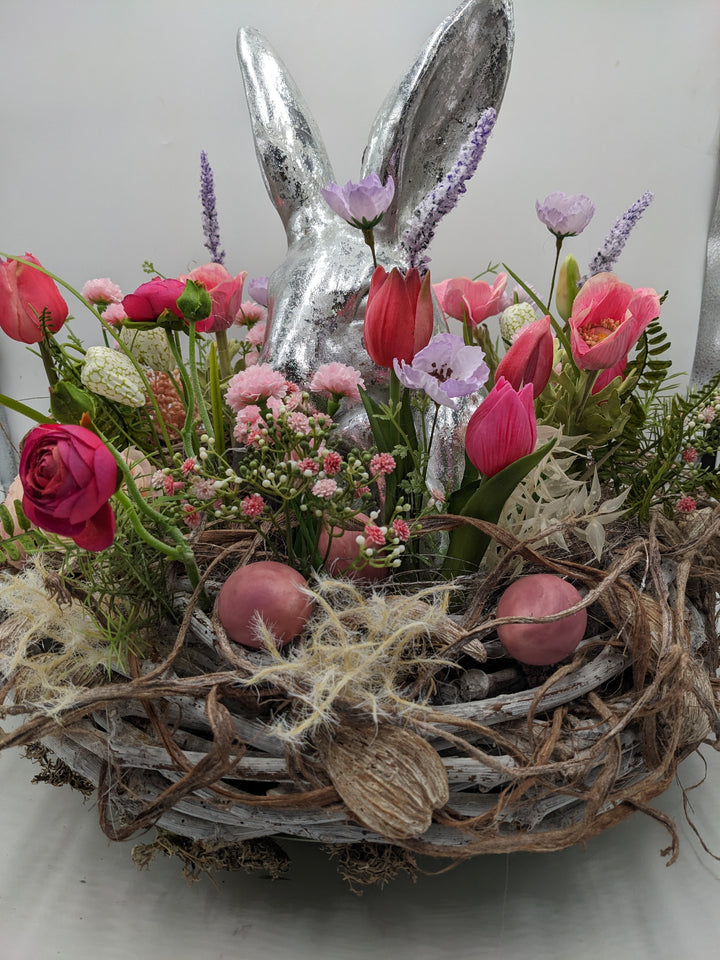 Ostergesteck Frühlingsgesteck Tulpen silber rosa
