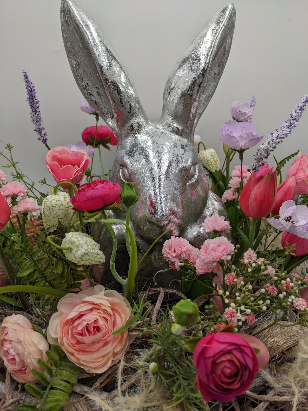 Ostergesteck Frühlingsgesteck Tulpen silber rosa