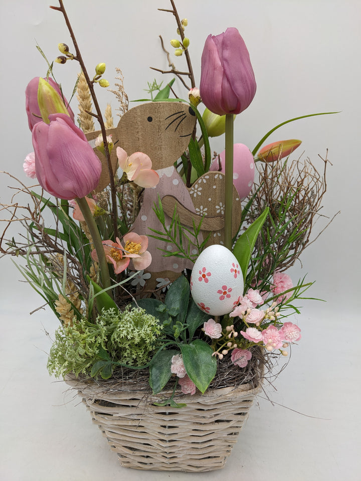 Ostergesteck Frühlingsgesteck Tulpen Hase Eier rosa