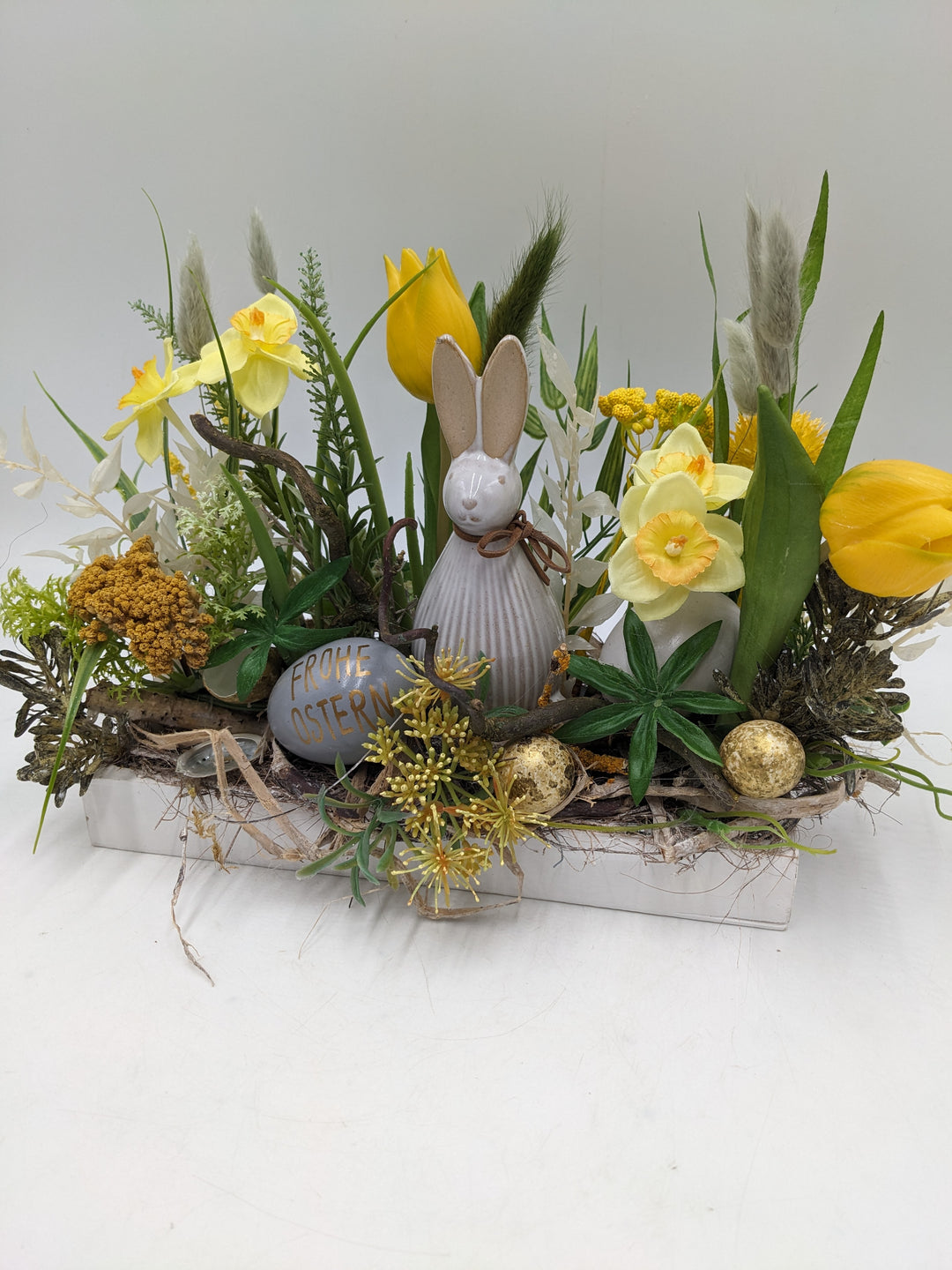 Ostergesteck Frühlingsgesteck Tulpen Narzissen gelb