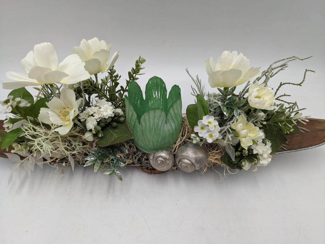 Tischgesteck Frühling Teelicht Schnecken weiss