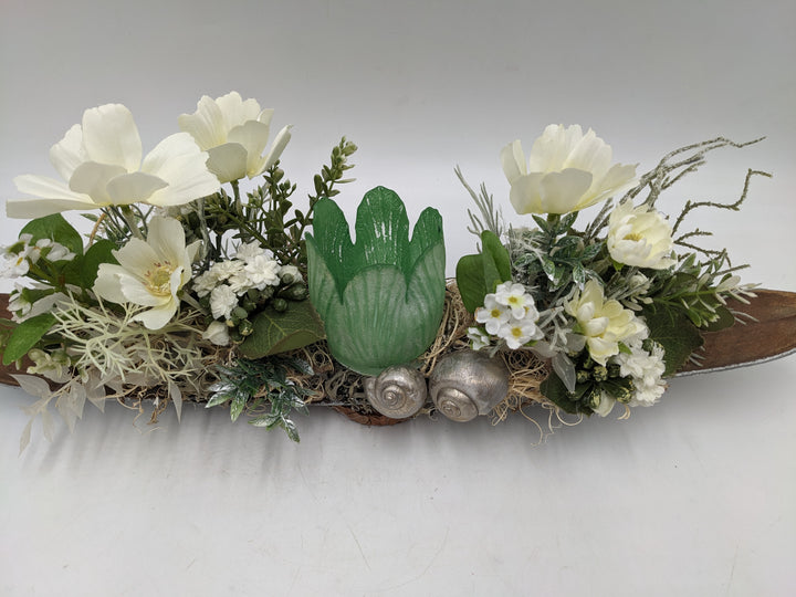 Tischgesteck Frühling Teelicht Schnecken weiss