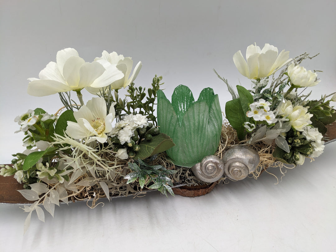 Tischgesteck Frühling Teelicht Schnecken weiss