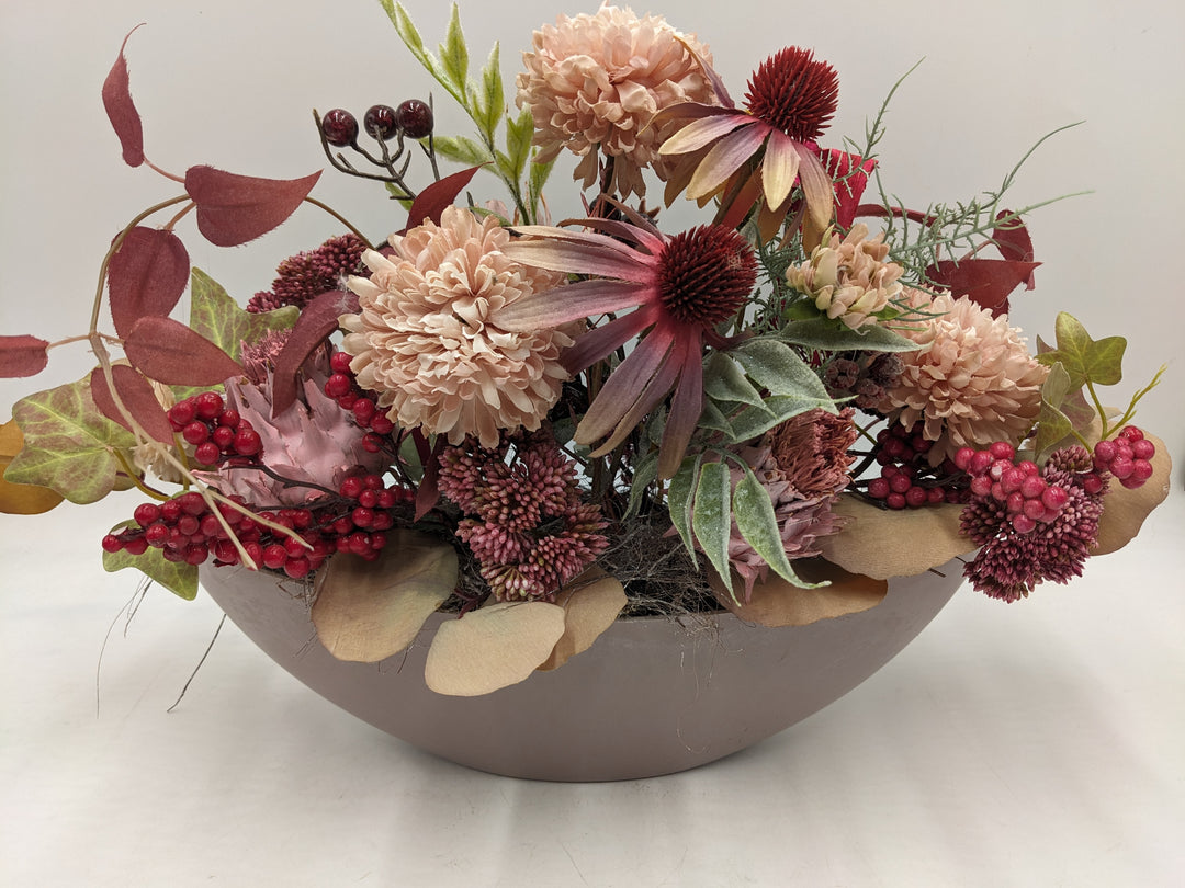 Sommergesteck Beeren Sonnenhut rosa rot