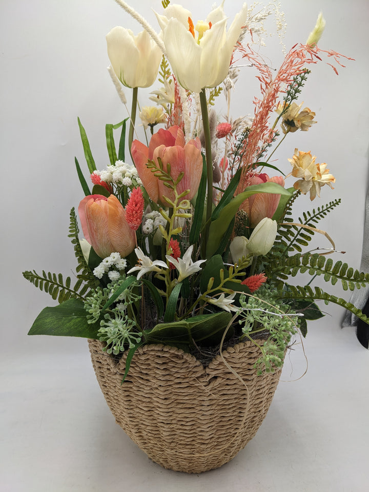 Frühlingsgesteck Tulpen Gräser bunt