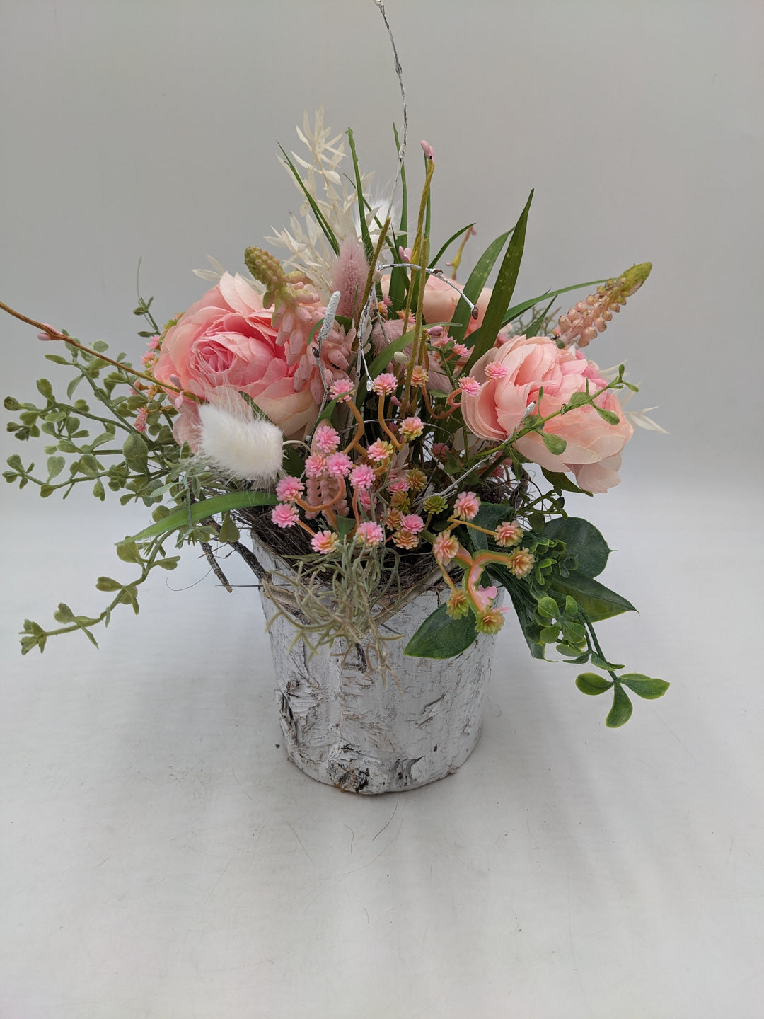 Frühlingsgesteck Muscari Gräser creme rosa