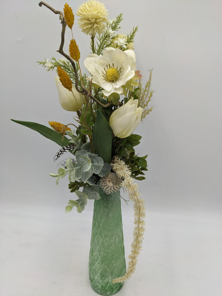 Frühlingsgesteck Vase Tulpen Anemone weiss grün