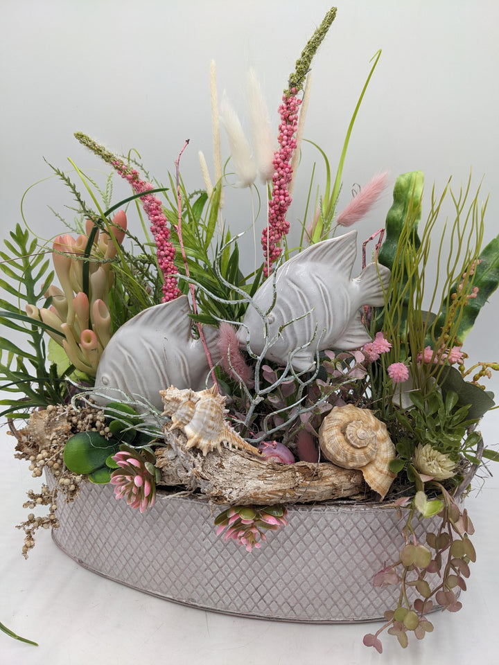 Sommergesteck Fische Gräser maritim rosa