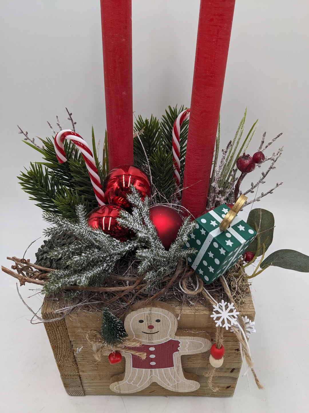 Wintergesteck LED Lebkuchenmann rot