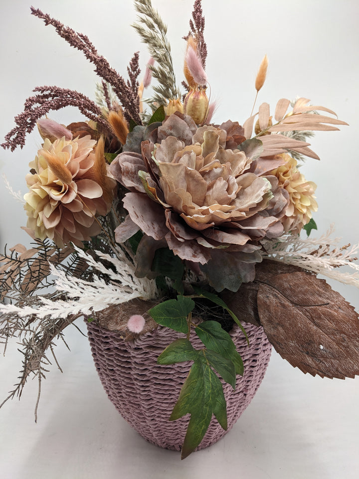 Sommergesteck Dahlien Gräser apricote rosa
