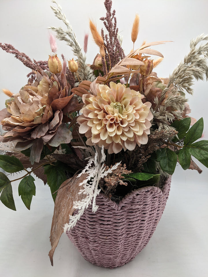 Sommergesteck Dahlien Gräser apricote rosa