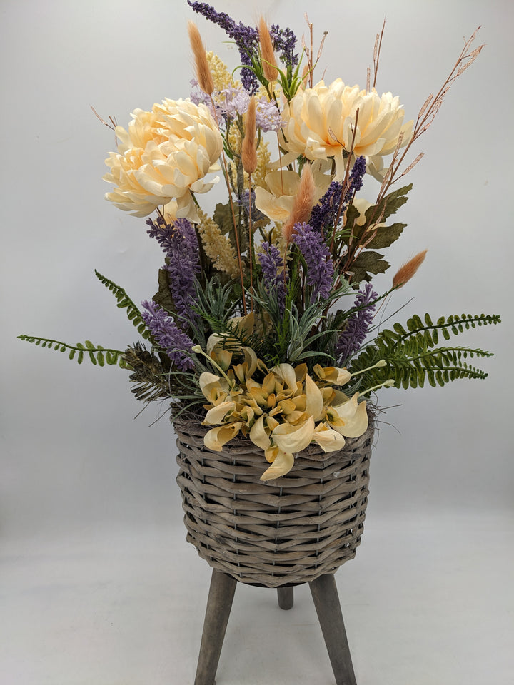 Sommergesteck Gräser Lavendel apricote lila
