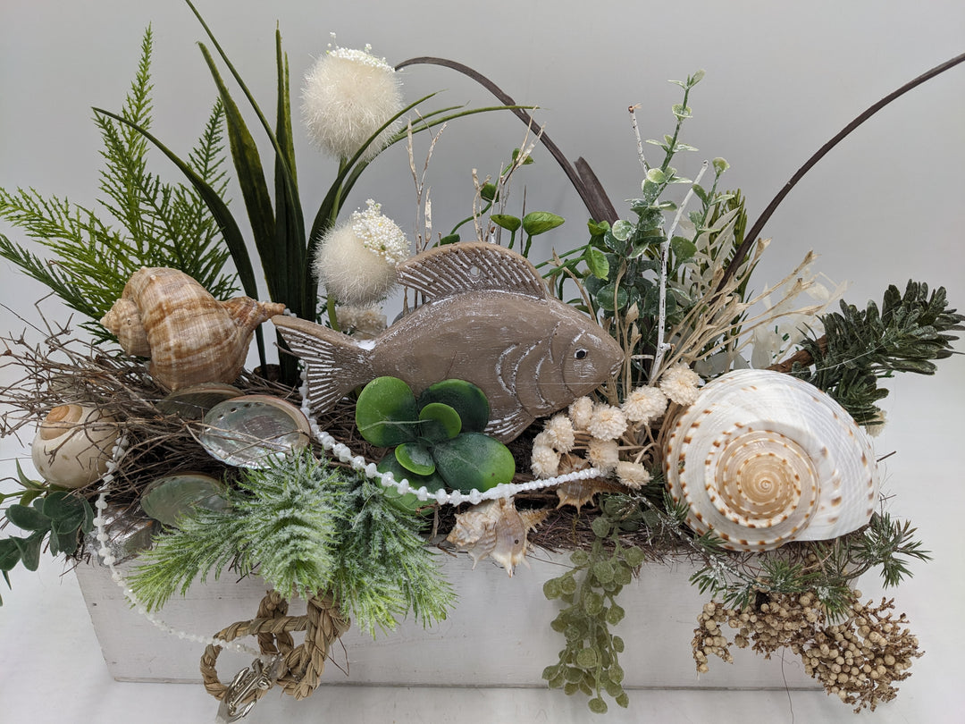 Sommergesteck Fisch Gräser maritim
