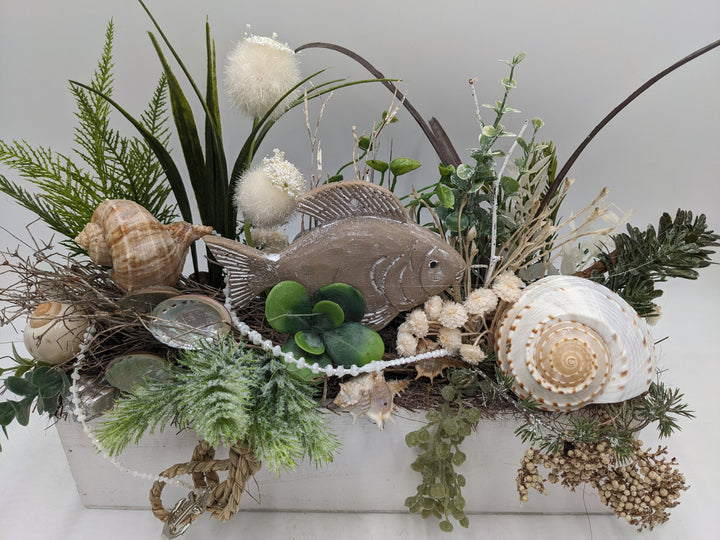 Sommergesteck Fisch Gräser maritim