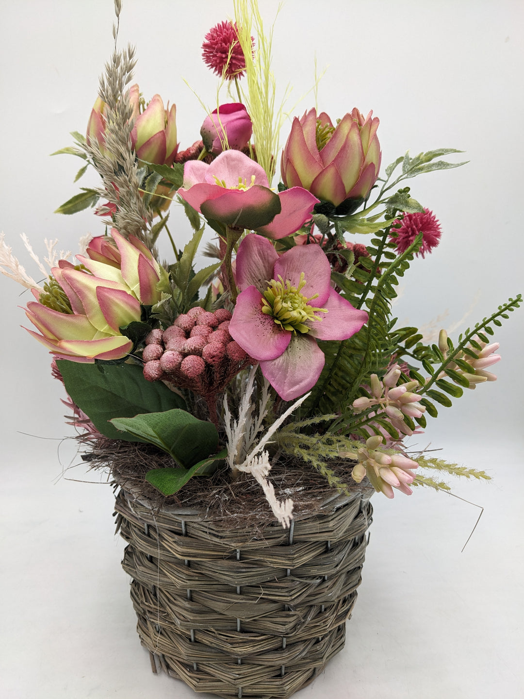 Frühlingsgesteck Christrose Gräser Faru rosa