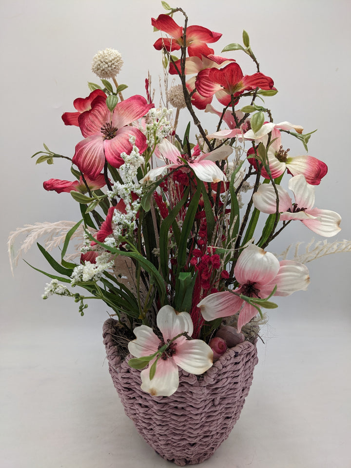 Frühlingsgesteck Hartriegel Gräser rosa weiss