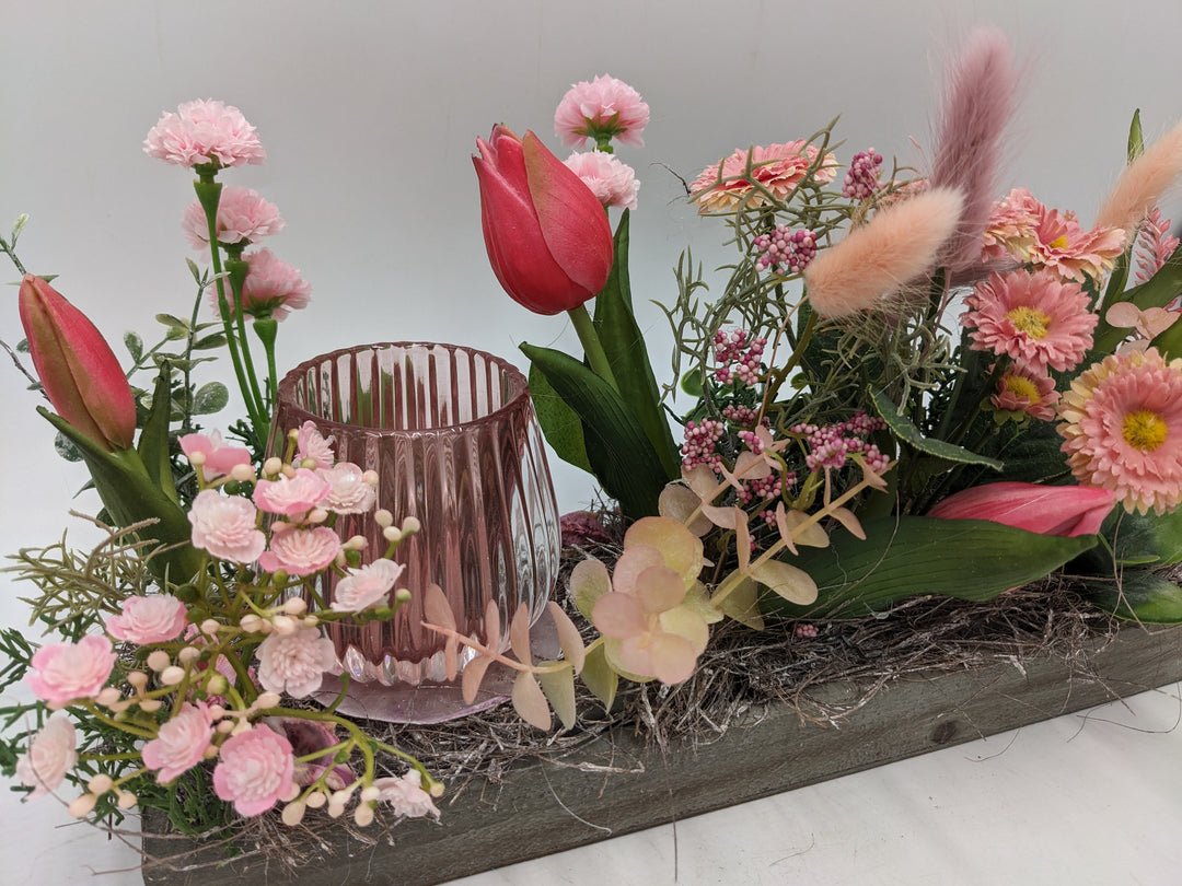 Frühlingsgesteck Tulpen Teelicht, Bellis rosa