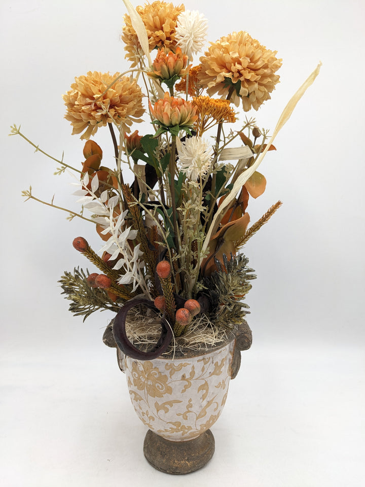 Sommergesteck Chrysanthemen Gräser apricote