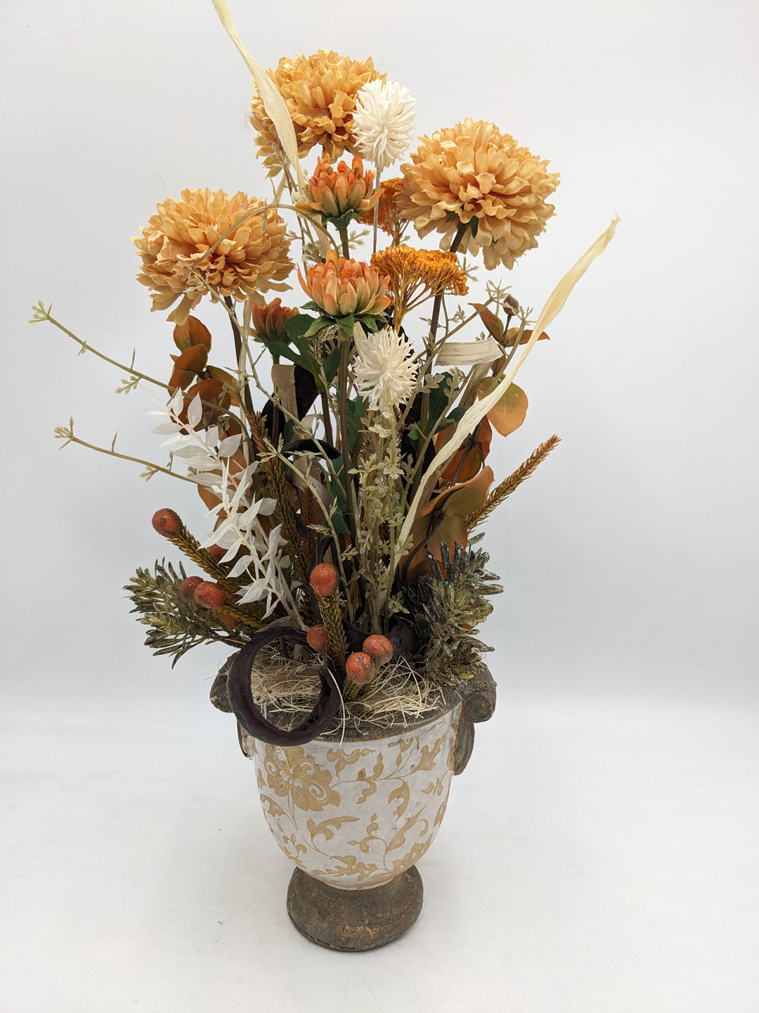 Sommergesteck Chrysanthemen Gräser apricote