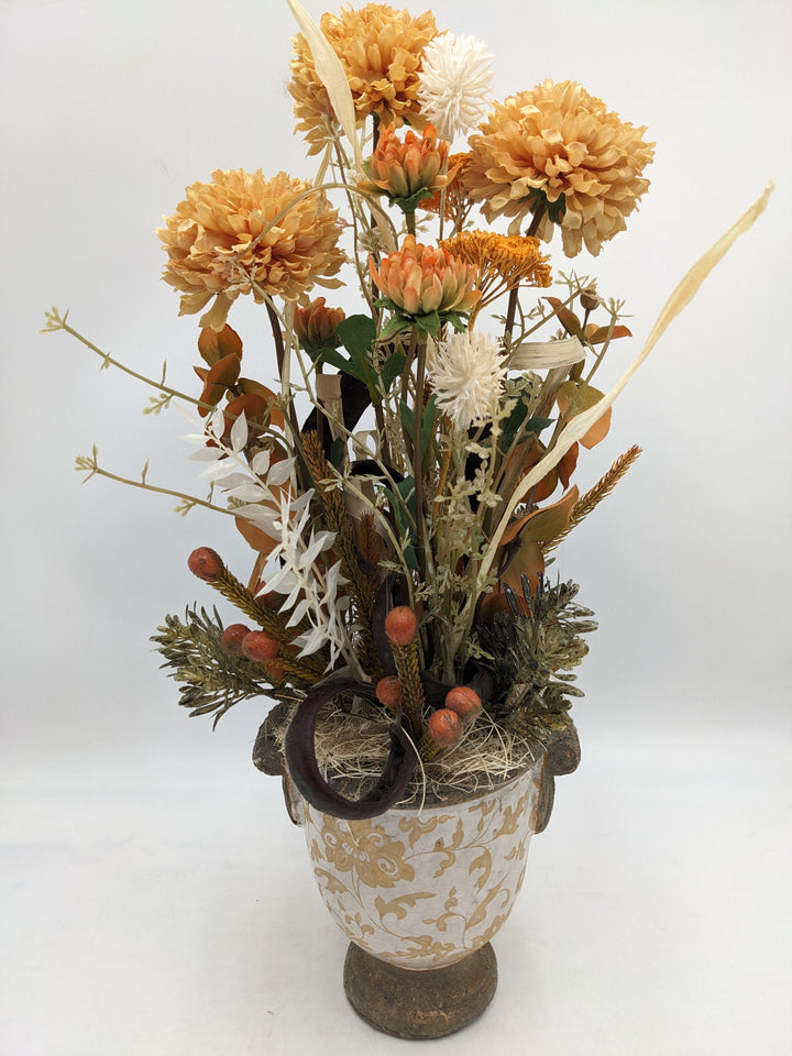 Sommergesteck Chrysanthemen Gräser apricote
