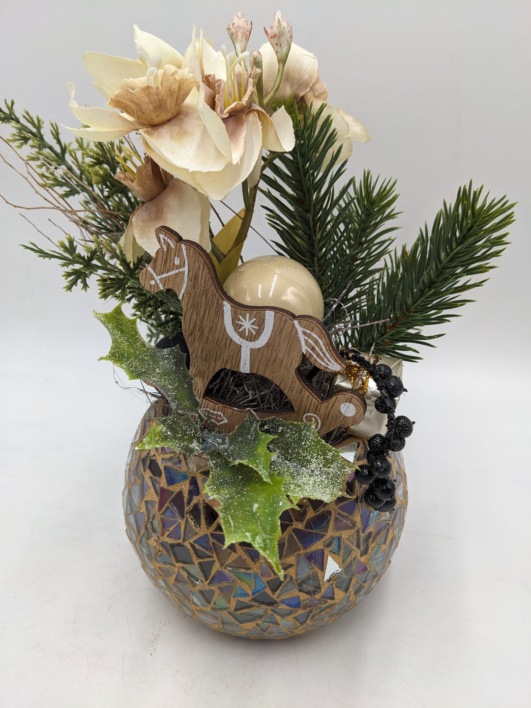 Wintergesteck Amaryllis Schaukelpferd creme