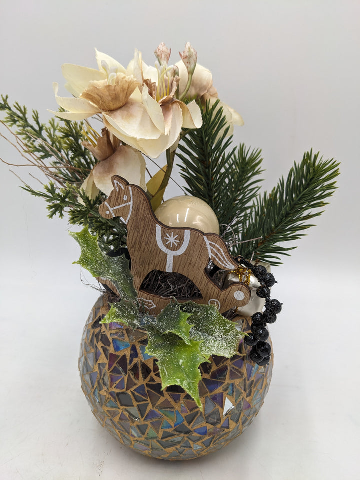 Wintergesteck Amaryllis Schaukelpferd creme