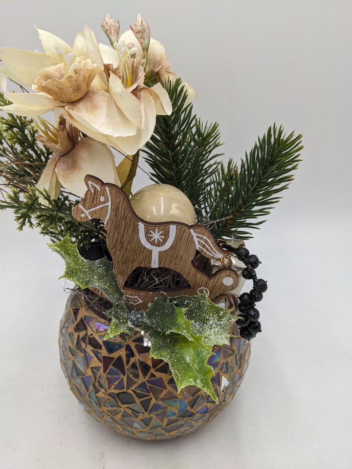 Wintergesteck Amaryllis Schaukelpferd creme
