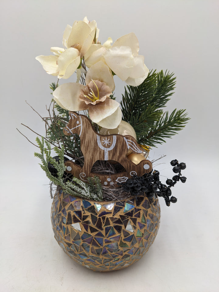 Wintergesteck Amaryllis Schaukelpferd creme
