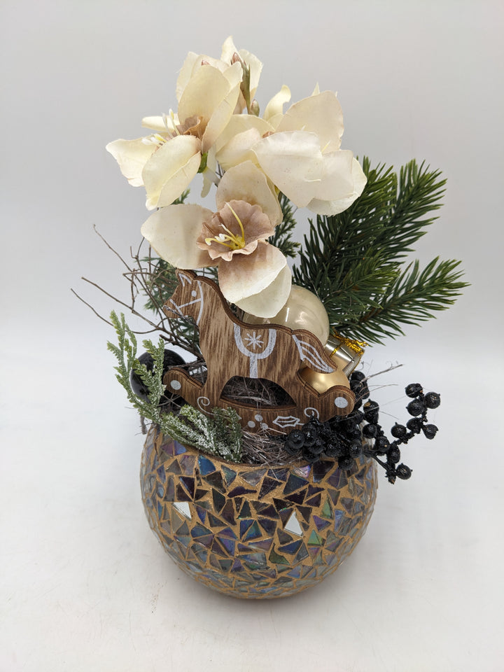Wintergesteck Amaryllis Schaukelpferd creme