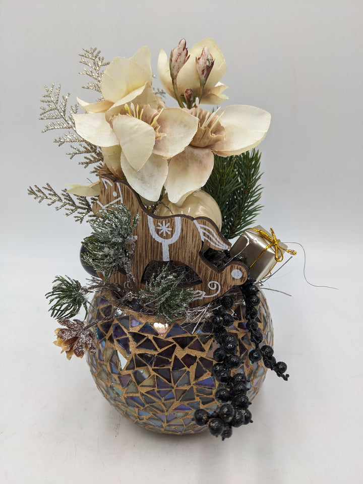 Wintergesteck Amaryllis Schaukelpferd creme