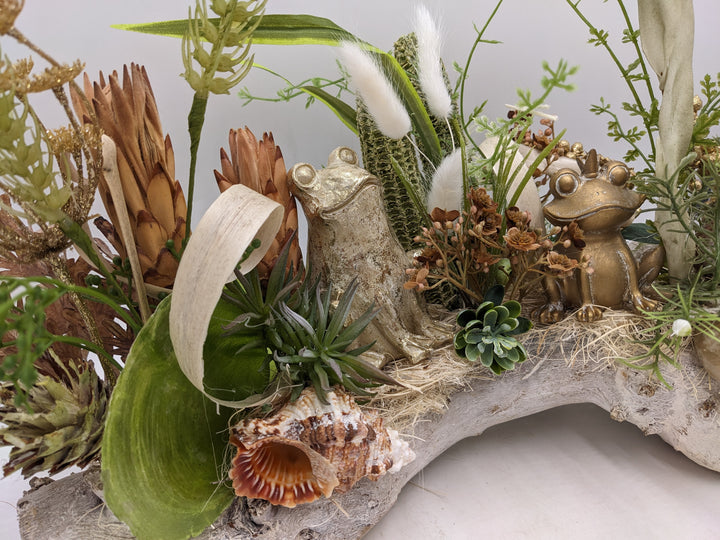 Sommergesteck Frösche Gräser Schnecke gold
