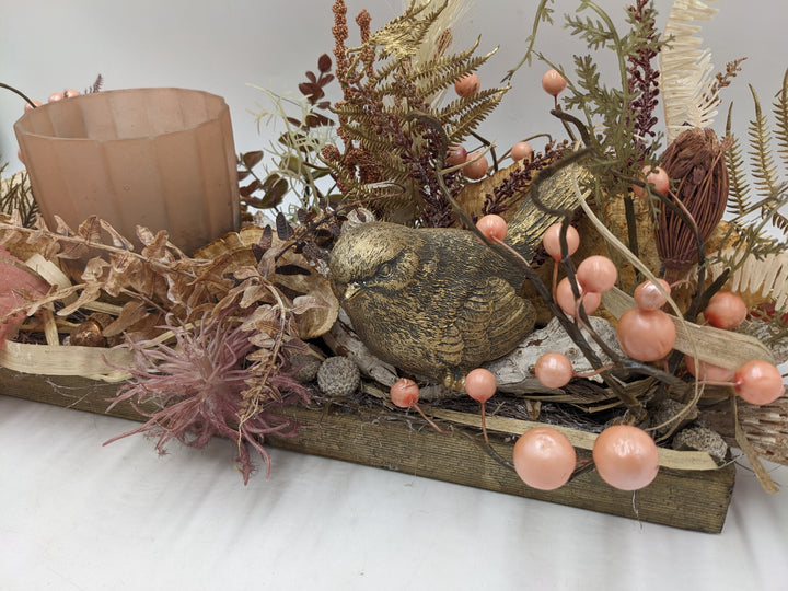 Herbstgesteck Teelicht Vogel Beeren gold