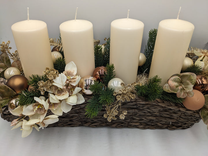 Weihnachtsgesteck Amaryllis gold braun creme