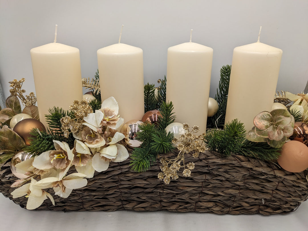 Weihnachtsgesteck Amaryllis gold braun creme