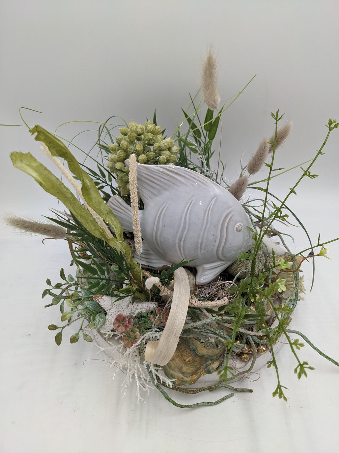 Sommergesteck Fisch Gräser maritim