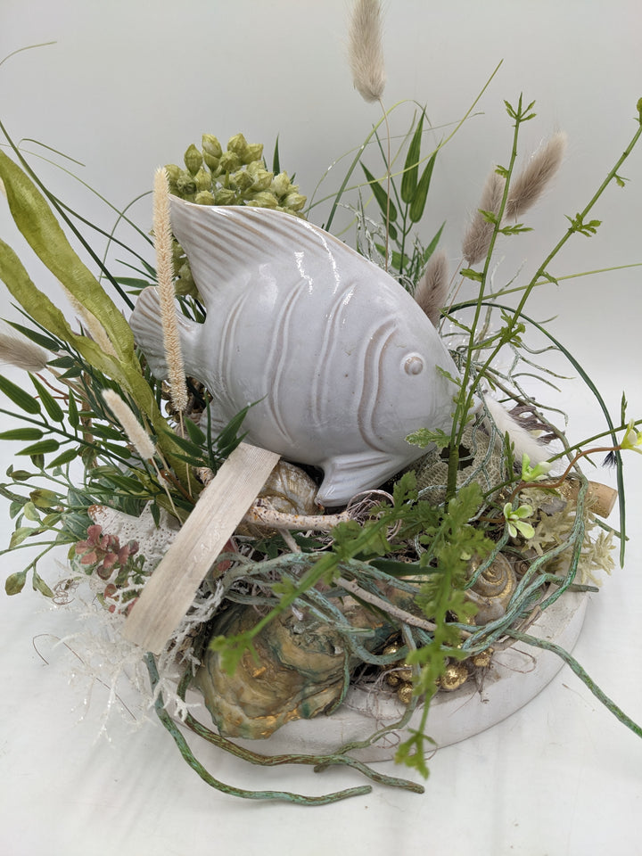 Sommergesteck Fisch Gräser maritim
