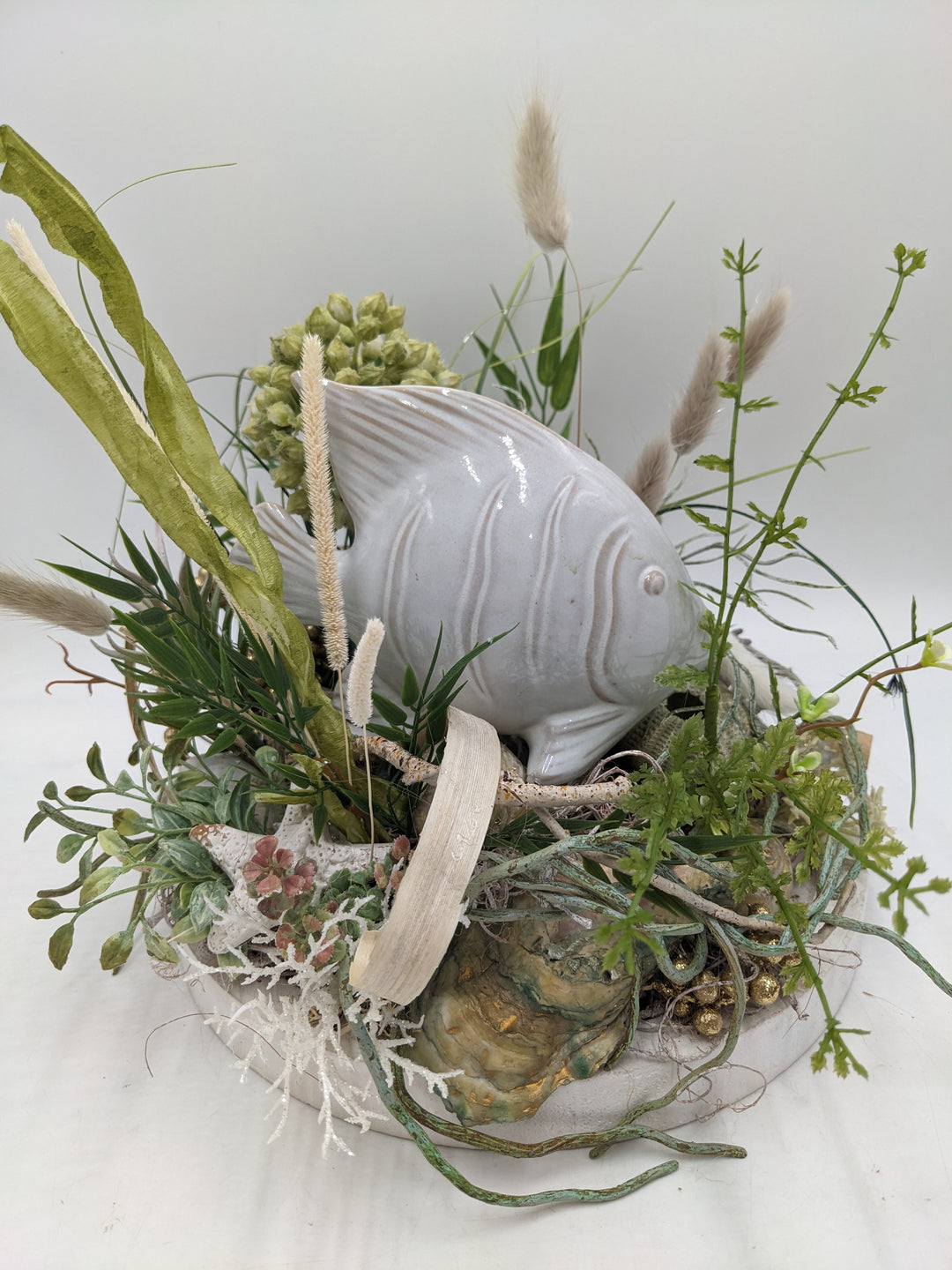 Sommergesteck Fisch Gräser maritim
